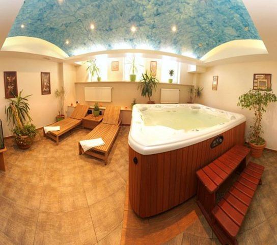 Hotel Wiktoria 斯克拉斯卡波伦巴 外观 照片