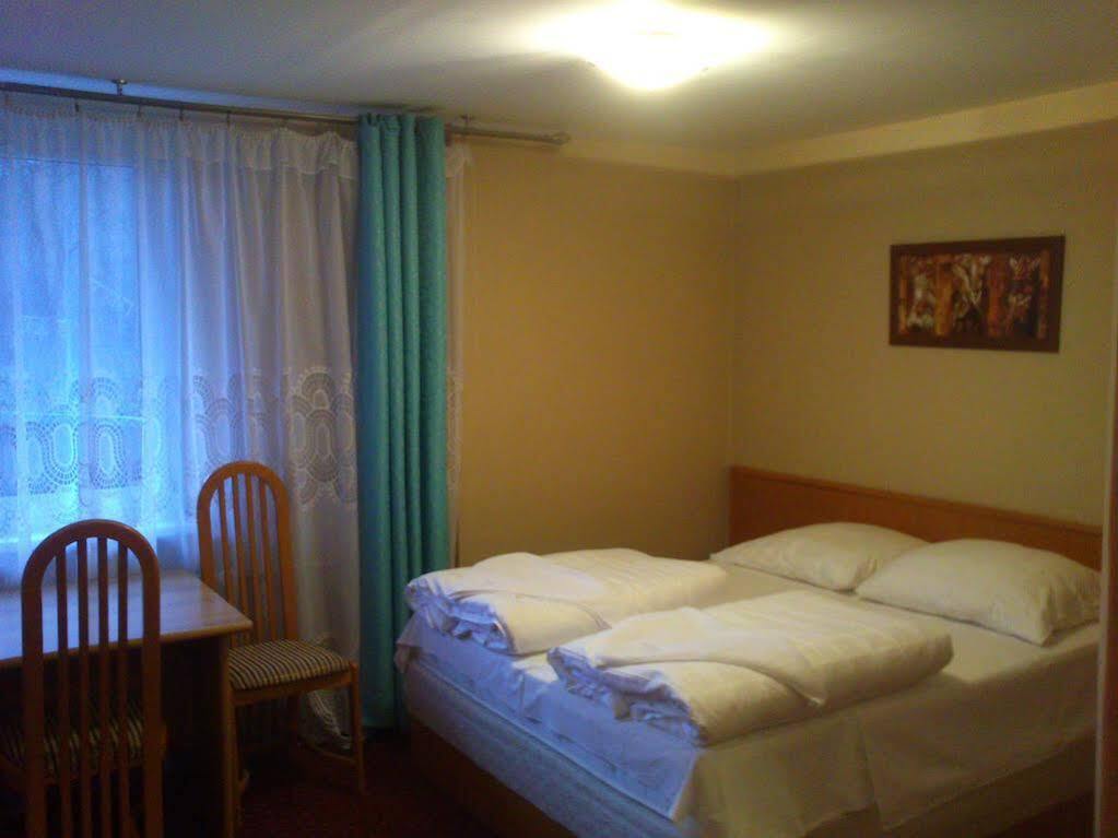 Hotel Wiktoria 斯克拉斯卡波伦巴 外观 照片
